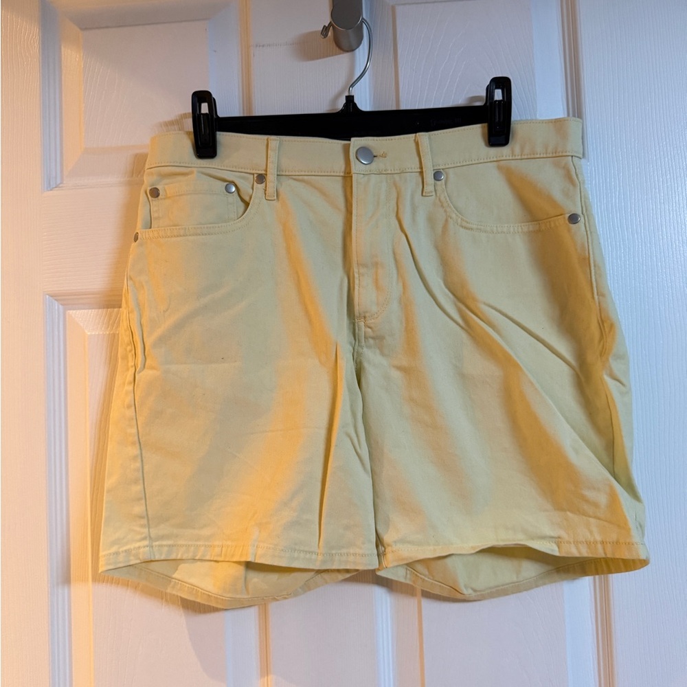 Amazon Essentials Light Yellow Men's Flat Front Shorts